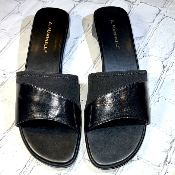 A. Marinelli Black Leather Low Heeled Sandals - Size 8.5 M - Picture 1 of 16